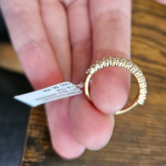 Beautiful Anniversary Ring 3x1.5mm Marquise Cubic Zirconia Gold-Tone Ring Size 8 - Picture 13 of 16